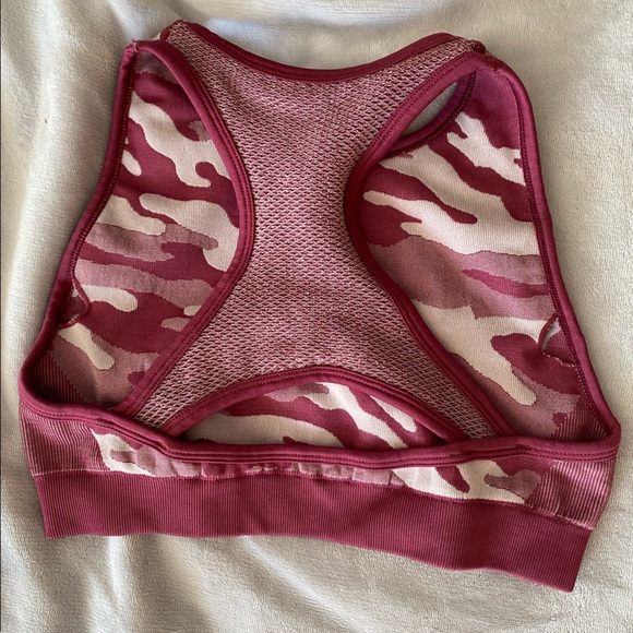 Size Small. Purple came seamless sports bra - Picture 2 of 2